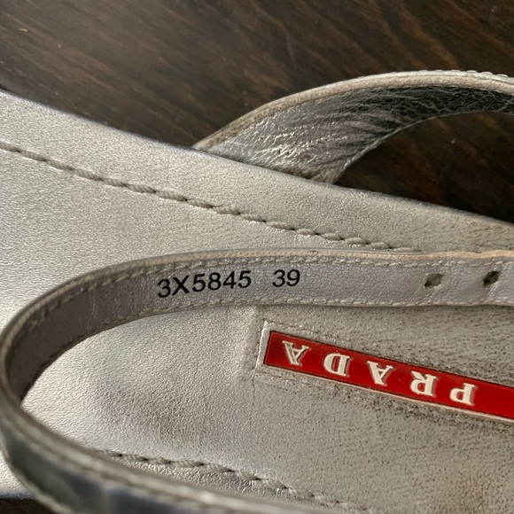 PRADA vintage sandals..lots of life left🥳🥳❤️❌ - Picture 3 of 4